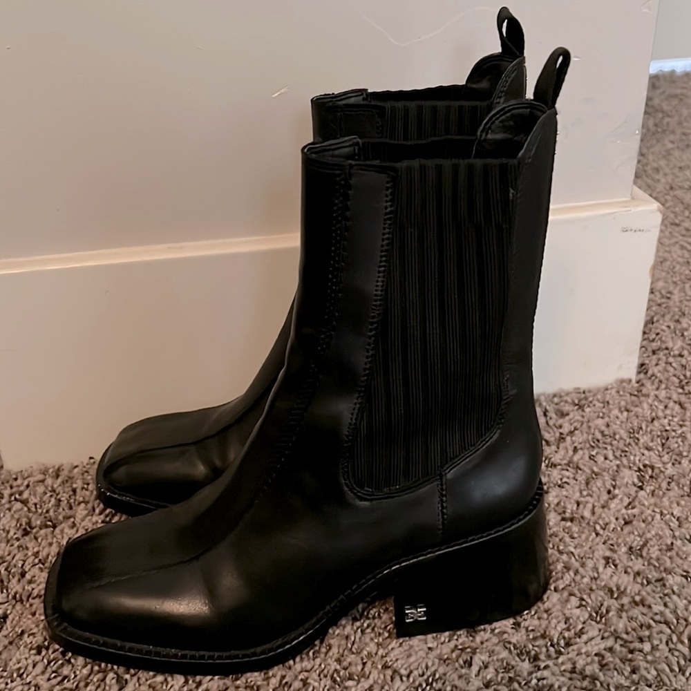 Cute Black Boots